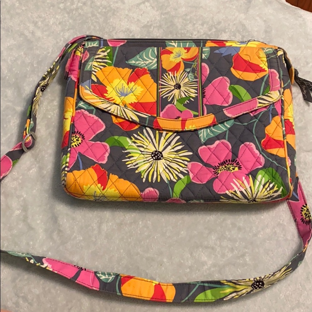 Vera Bradley crossbody tech case- Jazzy Blooms
